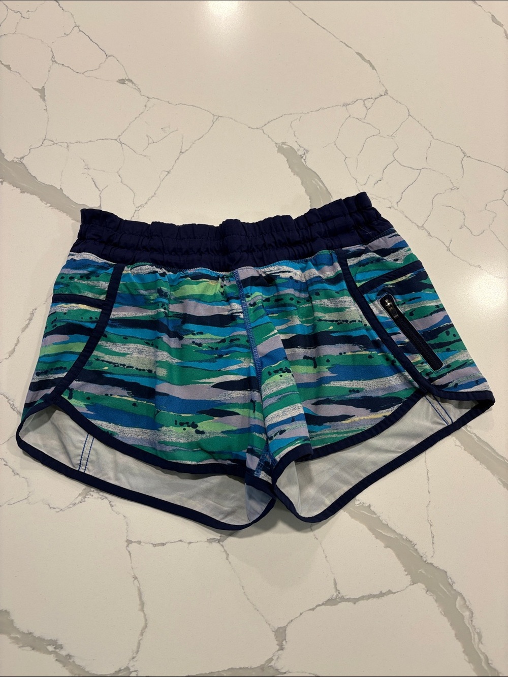 Lululemon Tracker Shorts III ~ 4 ~ Seven Wonders / Hero Blue